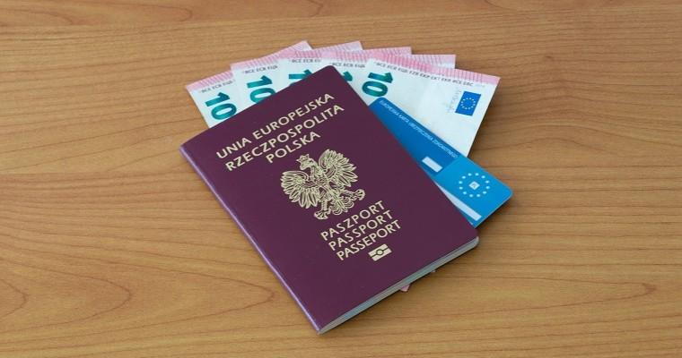 Paszport, euro, EKUZ, Europejska Karta Ubezpieczenia Zdrowotnego