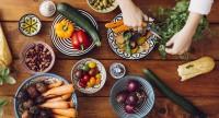 Witarianizm – zasady, zalety i wady diety raw food