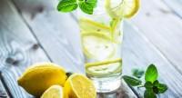 Domowa lemoniada – jak ją zrobić?
Pomysłowe przepisy na domową lemoniadę
