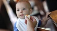 Jajko dla niemowlaka - od kiedy podawać?
Jak wprowadzić jajko niemowlakowi?
Alergia na jajka u niemowląt