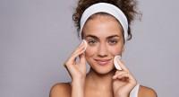 Oczyszczanie twarzy metodą OCM:
co oznacza?
Czy każdy może ją stosować?