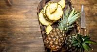 Ananas – owoc o licznych właściwościach prozdrowotnych i leczniczych.
Jaką posiada wartość odżywczą?
Kaloryczność i przeciwwskazania do jedzenia ananasów