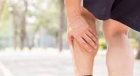 Ból łydek – przyczyny, ból pod kolanem i z tyłu nogi, leczenie