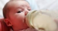 Mleko dla noworodka – naturalne i modyfikowane.
Jakie jest najlepsze?