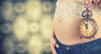 Śluz na początku ciąży i pod jej koniec – jak powinien wyglądać i kiedy są powody do obaw?