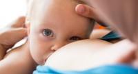 Karmienie noworodka – zasady karmienia piersią i sztucznie
