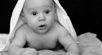 Dlaczego niemowlę ma czkawkę?
Sposoby na czkawkę u noworodka
