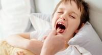 Bakteryjne i wirusowe zapalenie gardła u dziecka.
Objawy i leczenie