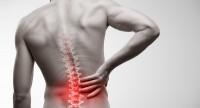 Ból kręgosłupa:
kiedy wystarczą leki przeciwbólowe, a kiedy potrzebne jest specjalistyczne leczenie