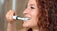 Elektryczna szczoteczka do zębów - rodzaje szczoteczek elektrycznych i jaki model wybrać?