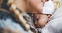 Żywienie niemowląt w kolejnych miesiącach życia – zalecenia, schemat