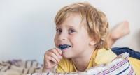 Zgrzytanie zębami u dzieci – czym może być spowodowane?