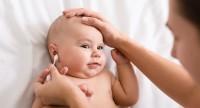 Sposoby bezpiecznego czyszczenia uszu u niemowląt.
Jakich środków używać, by nie zaszkodzić dziecku?