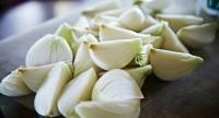 Jak stosować okłady z cebuli?
Właściwości lecznicze warzywa