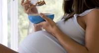 Dieta kobiety w ciąży:
co może jeść i co powinna wykreślić z menu przyszła mama