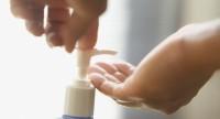 Mydło antybakteryjne a środki do dezynfekcji rąk – czym się różnią?