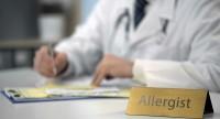 Kim jest alergolog?
Czym się zajmuje i jakie badania wykonuje?