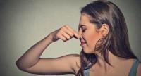 Kakosmia – zaburzenia węchu.
Objawy, przyczyny i leczenie