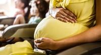 Czy w ciąży można latać?
Lot a ciąża – przeciwwskazania do podróży