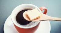 Kawa z masłem – doda energii i pobudzi przemianę materii.
Jak przygotować kawę z masłem?