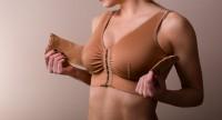 Na czym polega operacja zmniejszenia biustu?
W jakim celu zmniejsza się piersi?