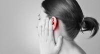 Zapalenie ucha zewnętrznego – objawy i sposoby leczenia.
Skąd się bierze ból ucha?
