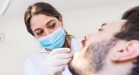 Czym jest periodontologia?
Choroby przyzębia i ich leczenie