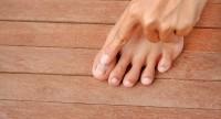 Zanokcica to choroba palców dłoni i stóp:
objawy, rodzaje, przyczyny i leczenie