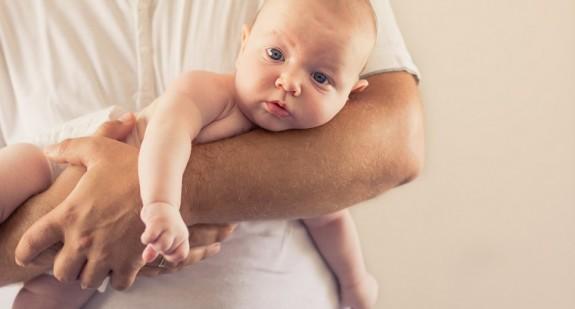 Trądzik niemowlęcy – trądzik a skaza białkowa. Czym smarować zmiany trądzikowe?