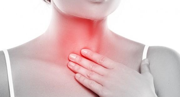 Co to jest odynofagia? Przyczyny bólu przy przełykaniu