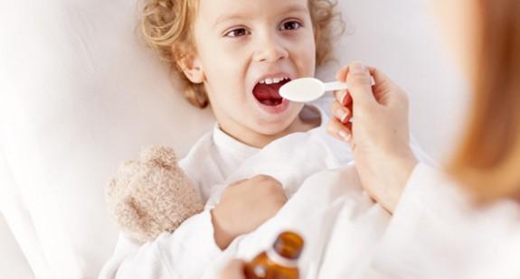 Już jedna kuracja antybiotykiem u małego dziecka może wywołać rozwój astmy i otyłości
