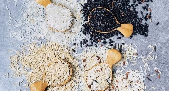 W ryżu może być... arszenik i arsen. Jak gotować ryż, by usunąć z ziaren toksyczne substancje