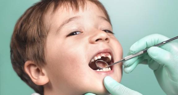 Grzybica jamy ustnej u dziecka – jakie są przyczyny jej powstawania i jak należy ją leczyć?