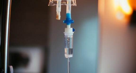 Cisplatyna – lek, który leczy raka? Chemioterapia cisplatyną i jej skutki uboczne