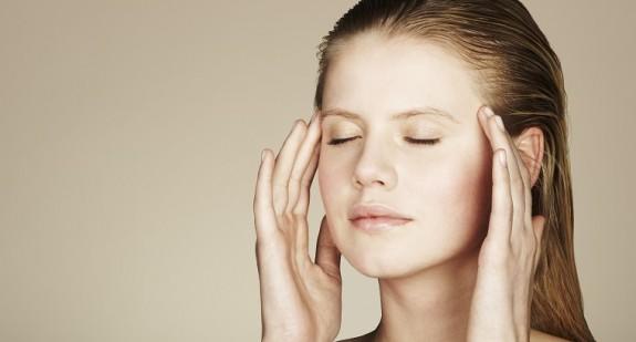 Zioła na ból głowy – rodzaje, sposób przyrządzenia, przeciwwskazania 