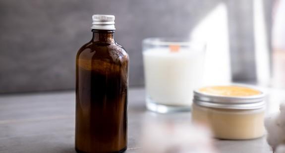 Olej bawełniany – właściwości i zastosowanie. Kiedy warto sięgnąć po olejek z bawełny?