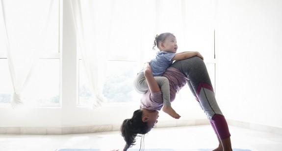5 ćwiczeń, które możesz wykonywać w domu bez żadnych przyrządzeń, a które zagwarantują smukłe nogi 
