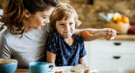 Jak poradzić sobie z dzieckiem, które nie chce jeść? Sprawdź, co na to ekspert 
