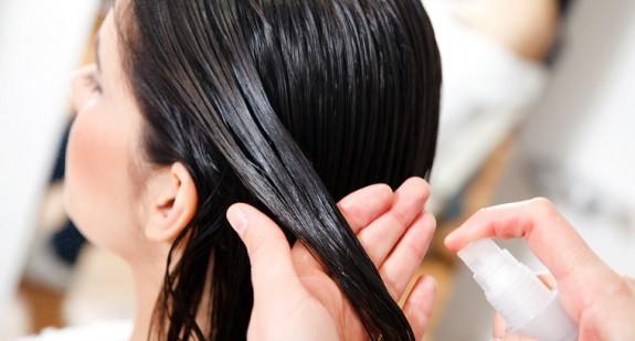 Olejowanie włosów - olejem kokosowym, lnianym, rycynowym. Co daje olejowanie włosów?
