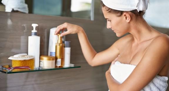 Tretinoina na problemy skórne – plusy i minusy stosowania w kosmetykach