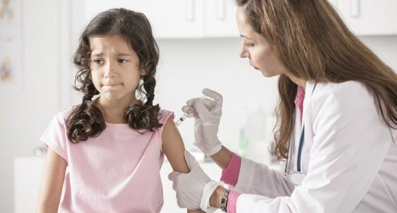 Czy warto szczepić dzieci w czasie pandemii?