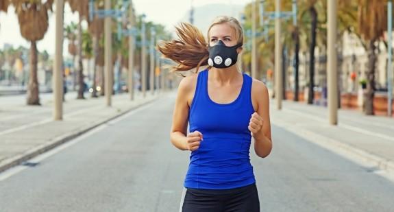 Maska do biegania – działanie maski treningowej i maski antysmogowej do biegania 