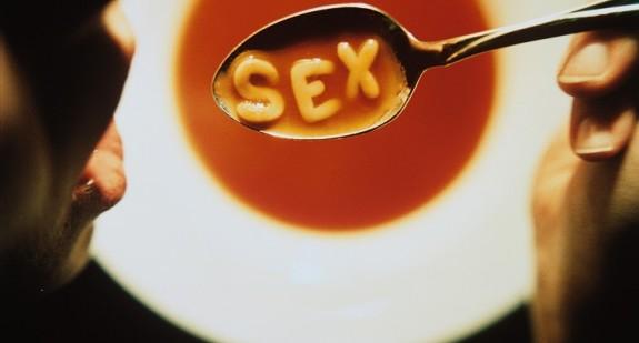 10 produktów spożywczych, które wzmagają pożądanie seksualne