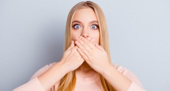 Metaliczny zapach z ust – przyczyny i leczenie