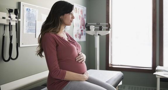 Ciąża przenoszona – przyczyny, zagrożenia, postępowanie