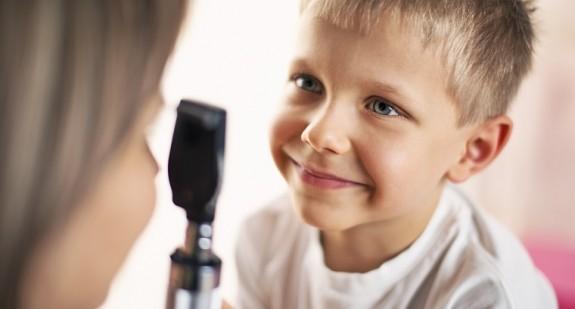 Jęczmień w oku małego dziecka - jak leczyć?