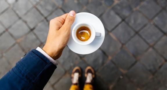 Nie pij kawy w czasie pandemii. Kofeina hamuje naszą odporność
