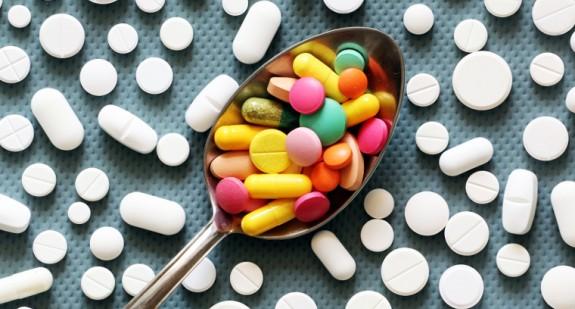 Leki przeciwzakrzepowe na receptę i bez recepty – jakie są ich rodzaje i jak je bezpiecznie stosować?