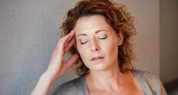 Ból głowy a bóle migrenowe – rodzaje bólów głowy i jak sobie z nimi radzić?