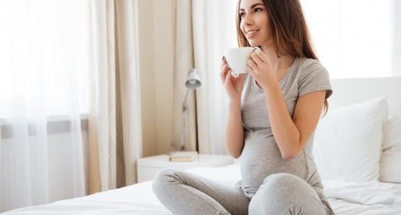 Erytromycyna – czy można ją stosować w ciąży? Erytromycyna na trądzik